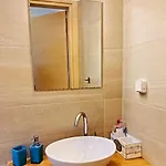 Sophia's Apartment- Mint بيت للعطل *